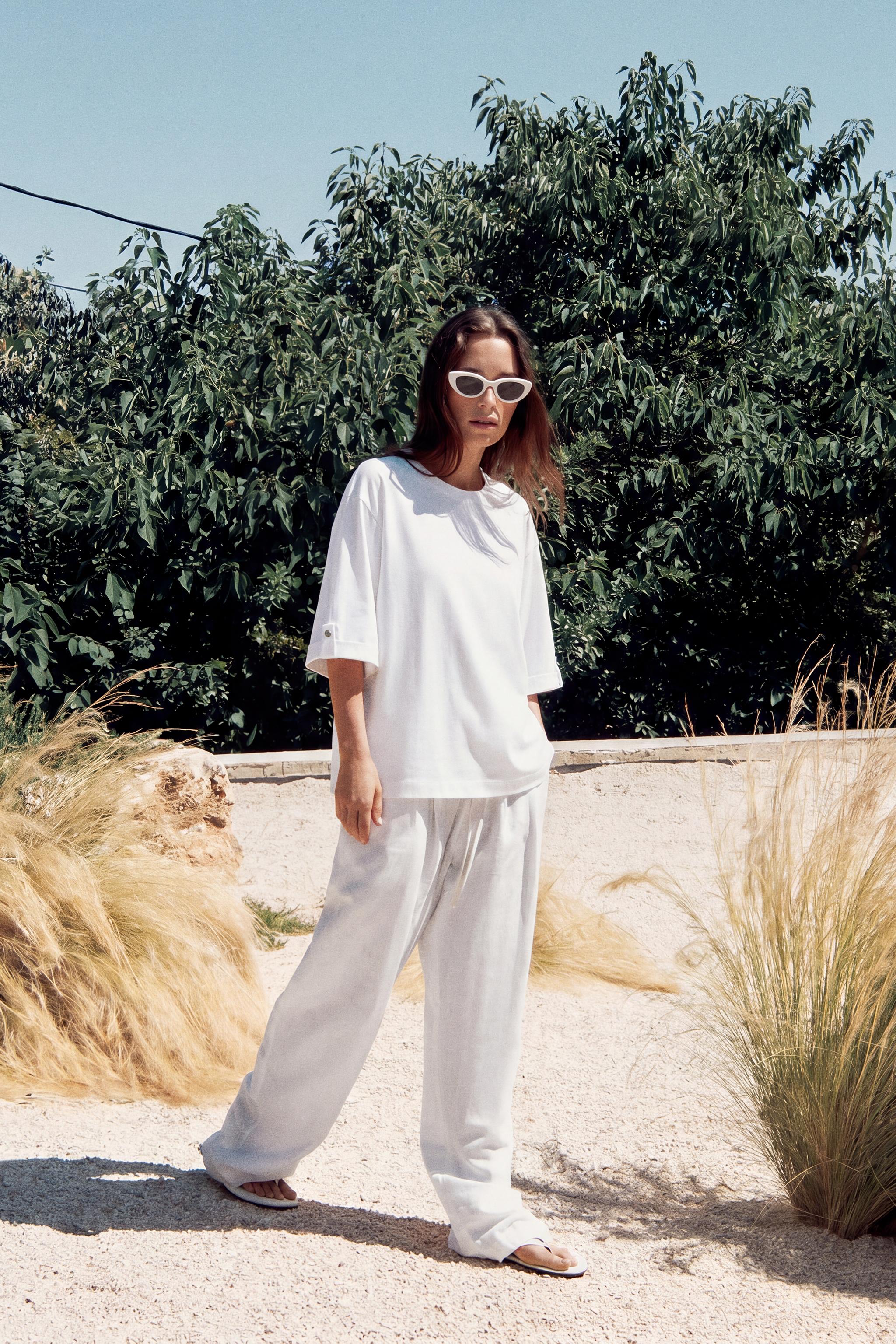 ASYMMETRIC BUTTON T-SHIRT